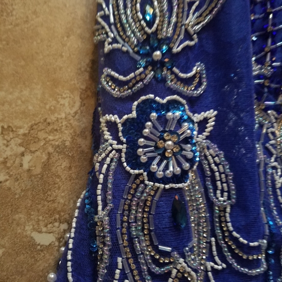 Beautiful blue and silver beaded gown - Picture 4 of 12